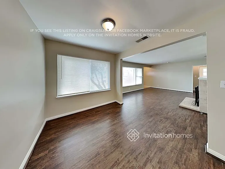 18601 Victory Blvd — Photo 5