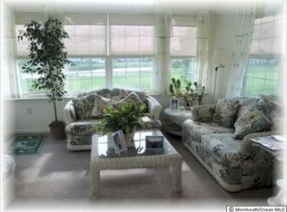 31 Arcadia Dr, Manchester, NJ 08759