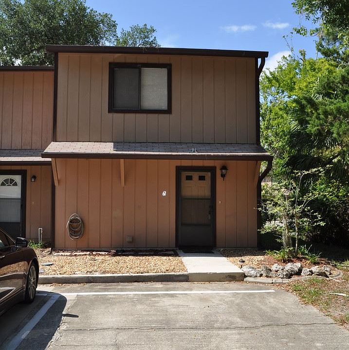 1st image of 61 Village Dr