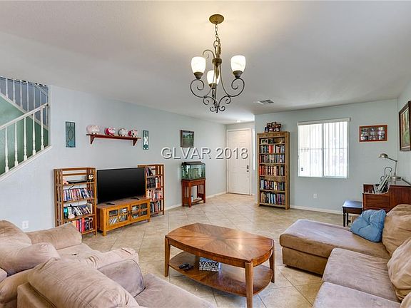 5th image of 208 Summit Creek Ave