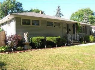 24 Priscilla Ln, Lockport, NY 14094