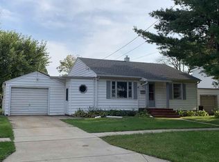 409 E Center St, Mount Morris, IL 61054