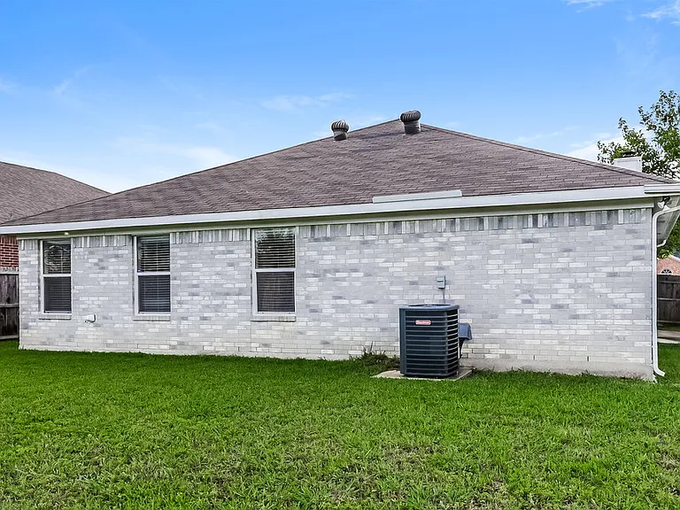 6101 Summerfield Dr — Photo 16
