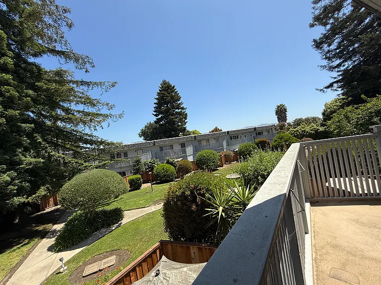 614 McKenzie Ave — Photo 9