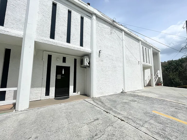 Suite 3 Raphune NEW — Photo 9