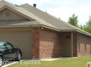 211 Robin St, Crowley, TX 76036