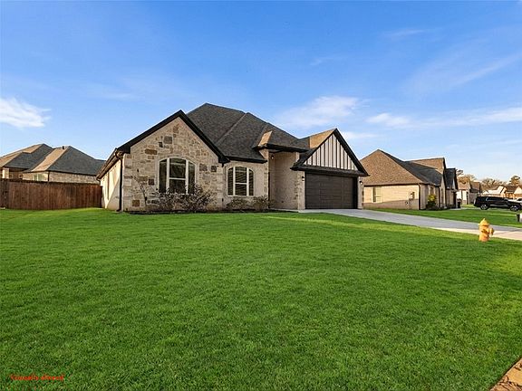 2nd image of 1006 Windy Ridge Dr
