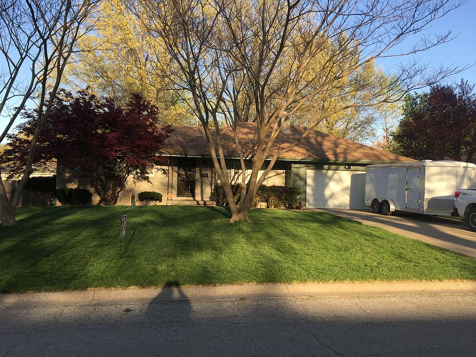 1st image of 4929 S Grand Ave