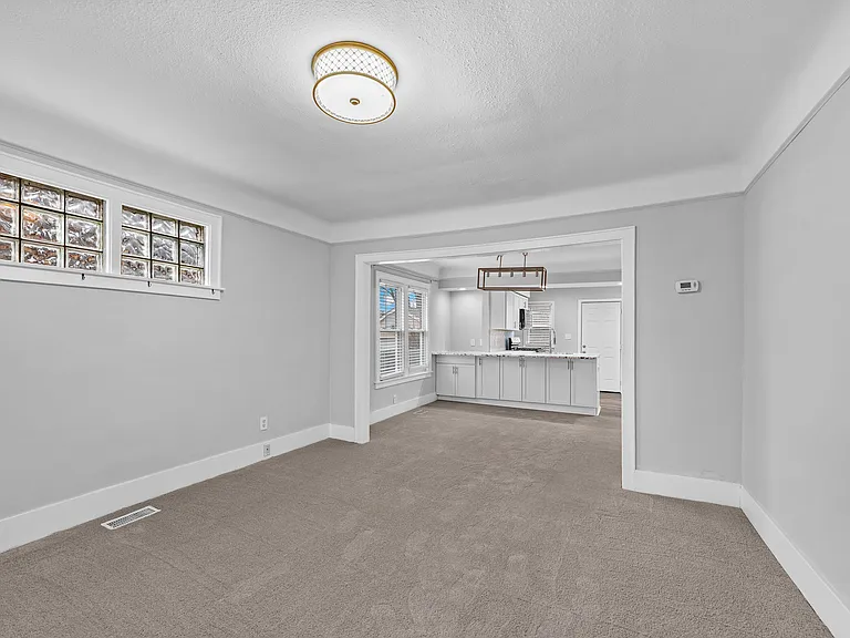 419 W Twelve Mile Rd — Photo 16