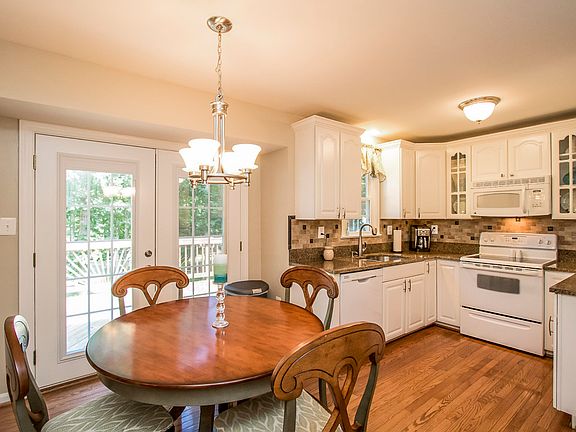 4th image of 12551 Lindy Ln