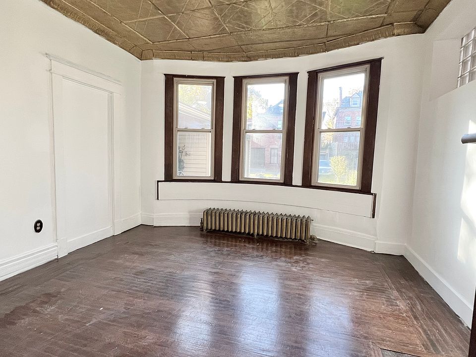 2nd image of 310 Roup Ave APT 1