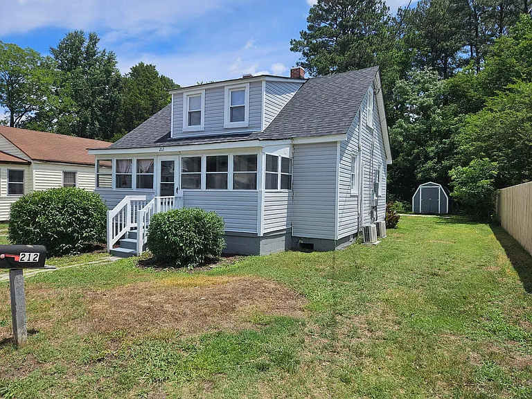 212 Middle St — Photo 3