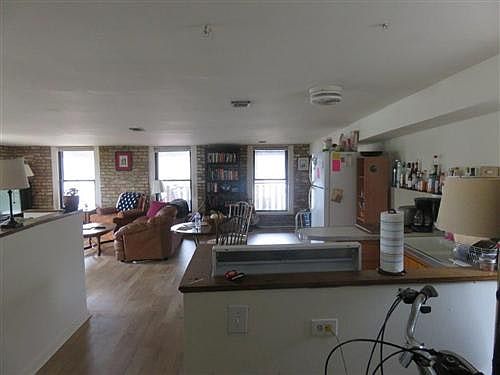 1st image of 1048 N Marshfield Ave APT 4R