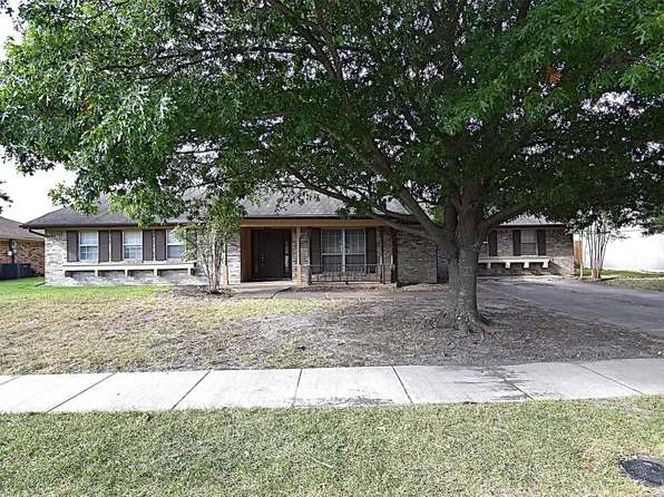719 Bowie St, Forney, TX 75126