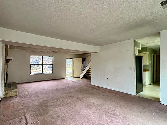3rd image of 303 Pembrook St