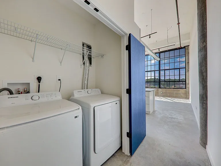 2327 Texas Ave — Photo 11