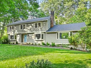 19 Lynnbrook Rd, Trumbull, CT 06611