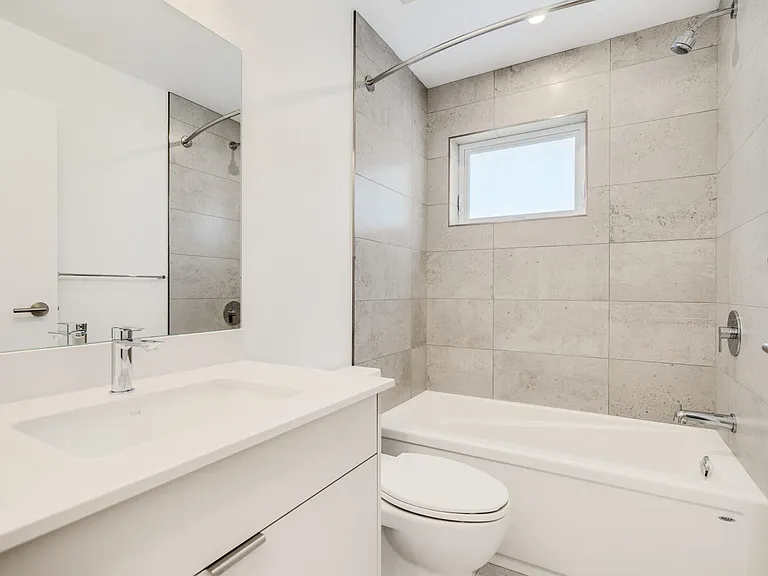 1124 Vancouver St — Photo 10
