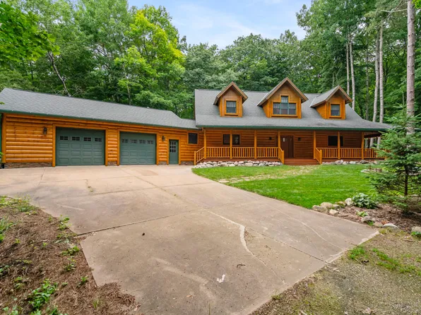 8766 Voyager Trl, Harbor Springs, MI 49740