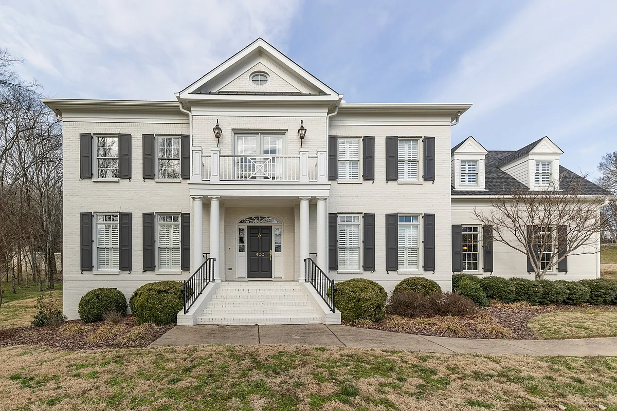 Building Photo - 400 Hunt Club Rd