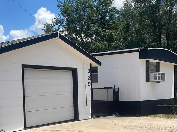 229 Canadian St, Pampa, TX 79065