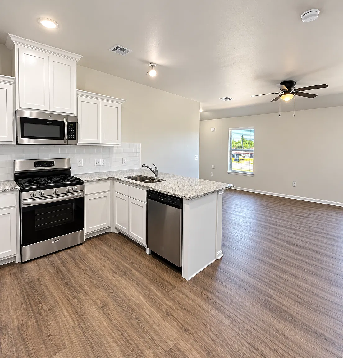 3 bed, 1200 sqft, $1,495 — Photo 3