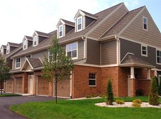 232 Main St APT 212, Delafield, WI 53018