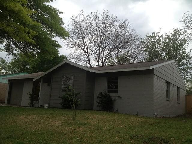 1st image of 2905 E 15th St