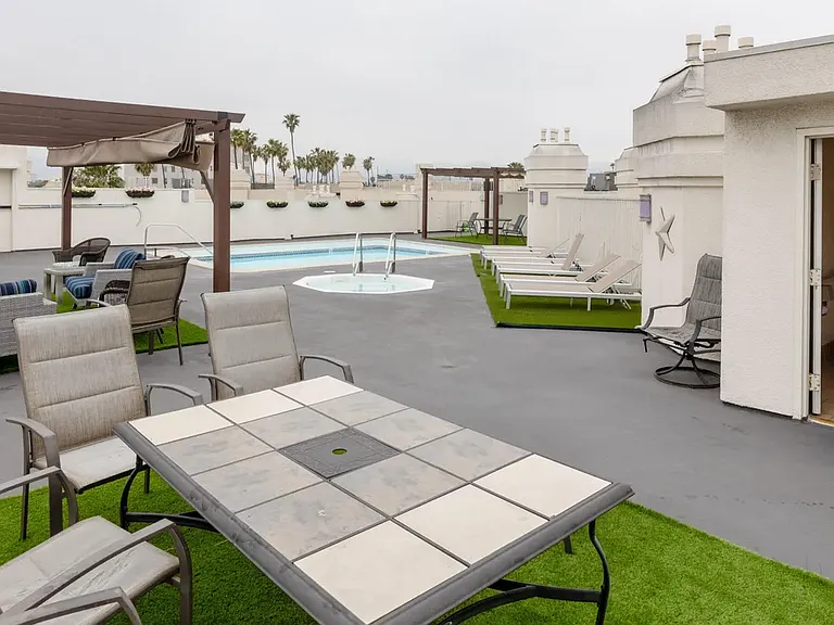 620 S Gramercy Pl — Photo 12