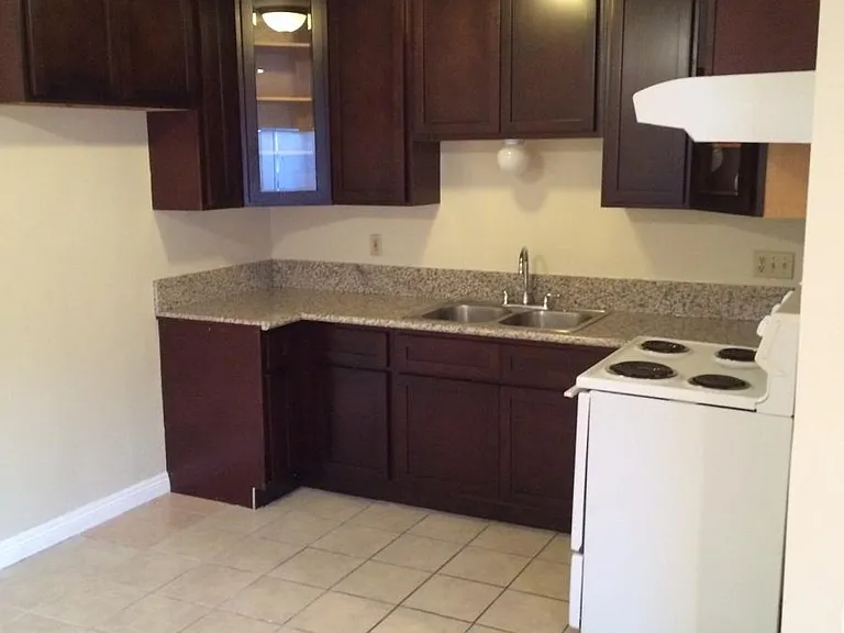 645 Fairview Ave #2 — Photo 3