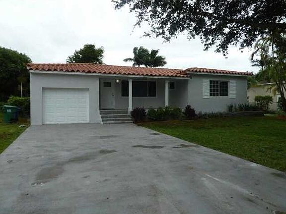 2nd image of 13601 NE Miami Ct