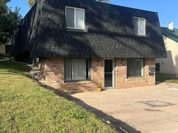706 W Mission Ave, Bellevue, NE 68005