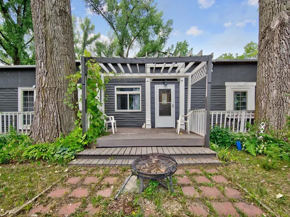 429 Herbert St N, Waterville, MN 56096