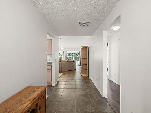 4th image of 17238 SE 94th Coults Cir