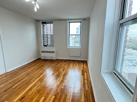 2nd image of 1720 E 13th St APT 6C