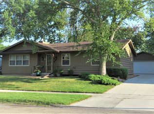 610 17 1/2 St SE, Rochester, MN 55904
