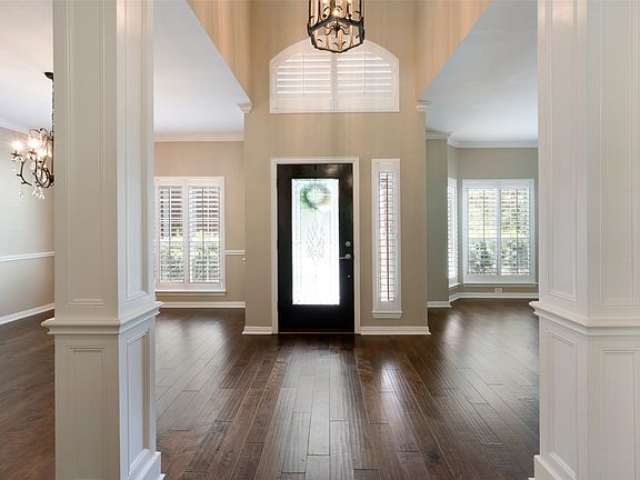 5th image of 1521 Briar Meadow Dr