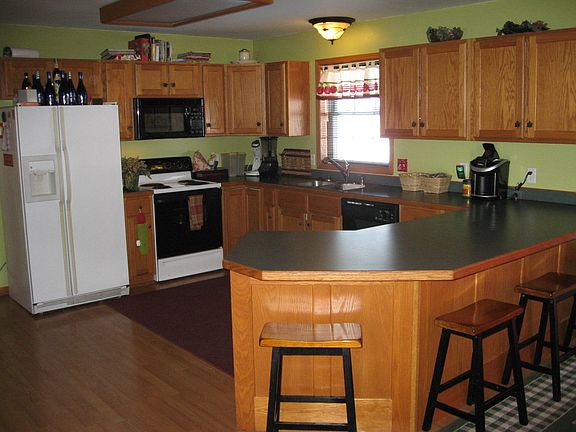 2nd image of 207 Earl North Dr