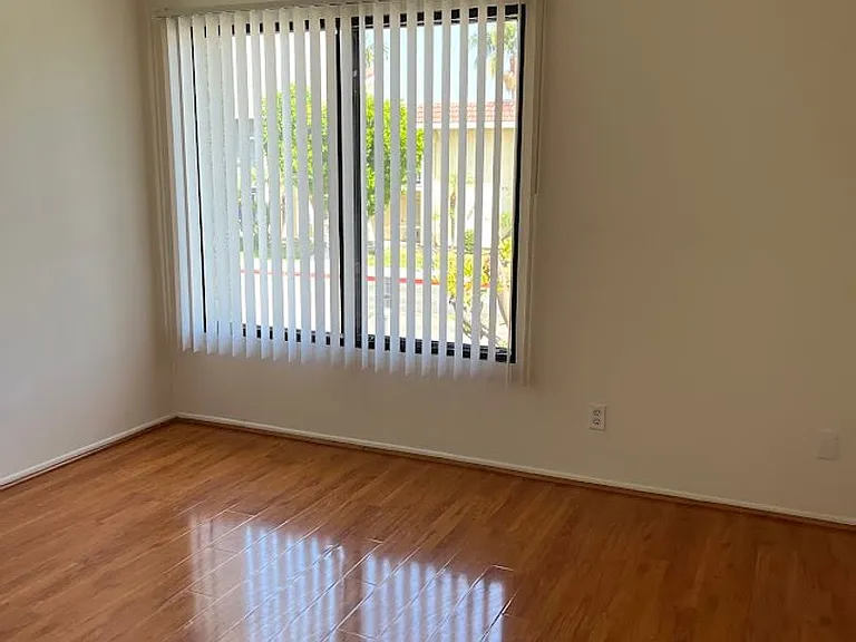 111 S Acacia Ave — Photo 26