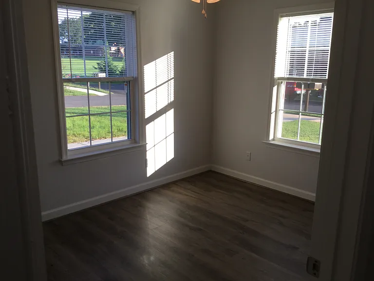 604 Carrie Ln #604 — Photo 4