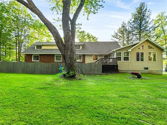 3rd image of 111 East Rd