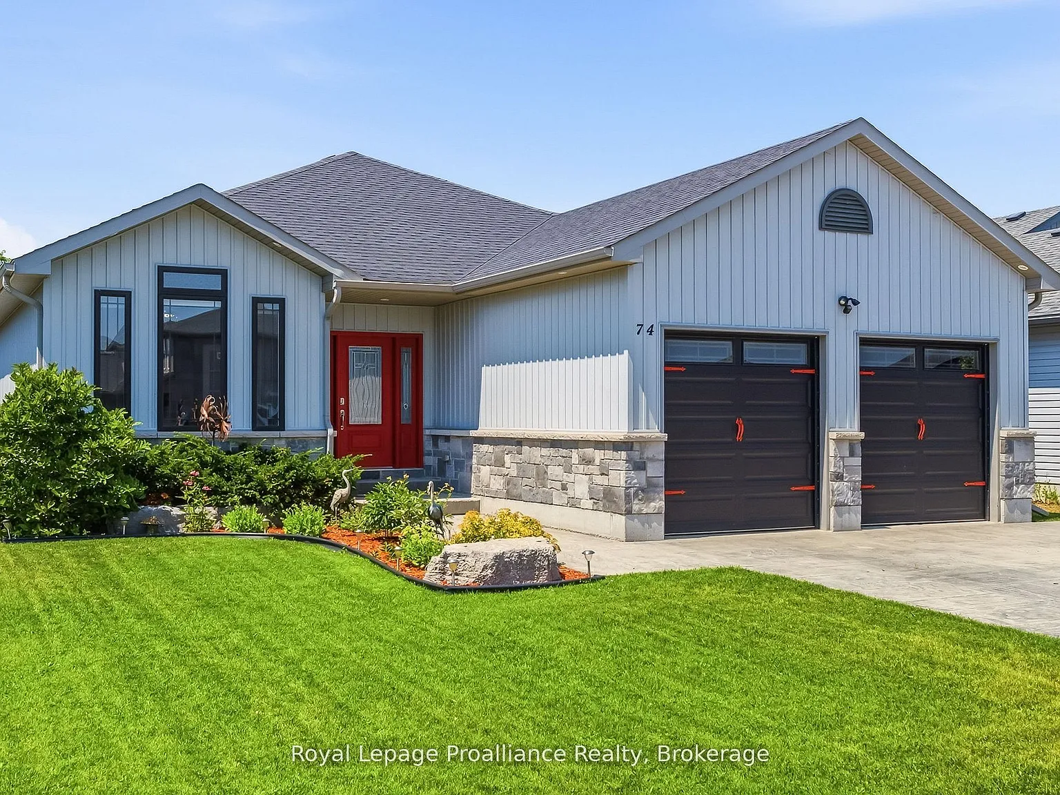 4 bed, $3,000 — Photo 2