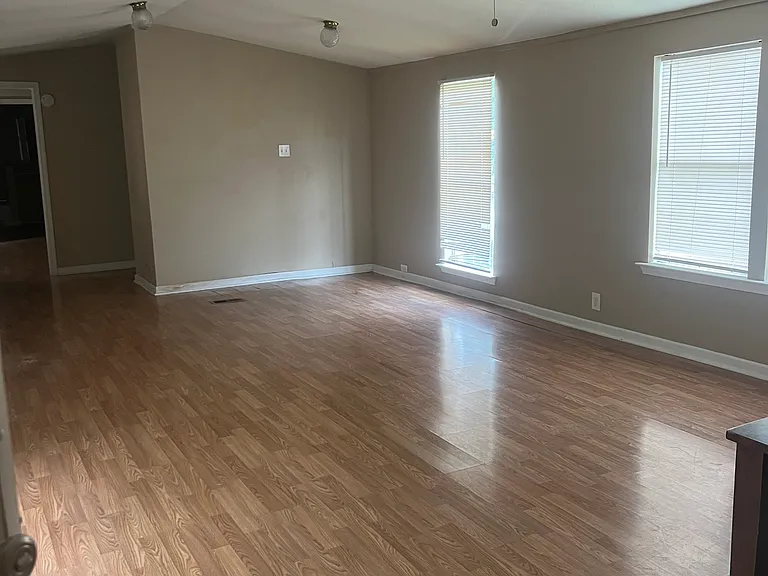 28381 Petes Hwy #14 — Photo 10