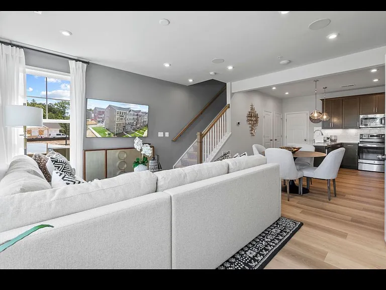 9273 Magellan Pkwy #A — Photo 4