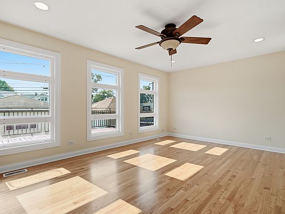 5th image of 4128 N Ottawa Ave
