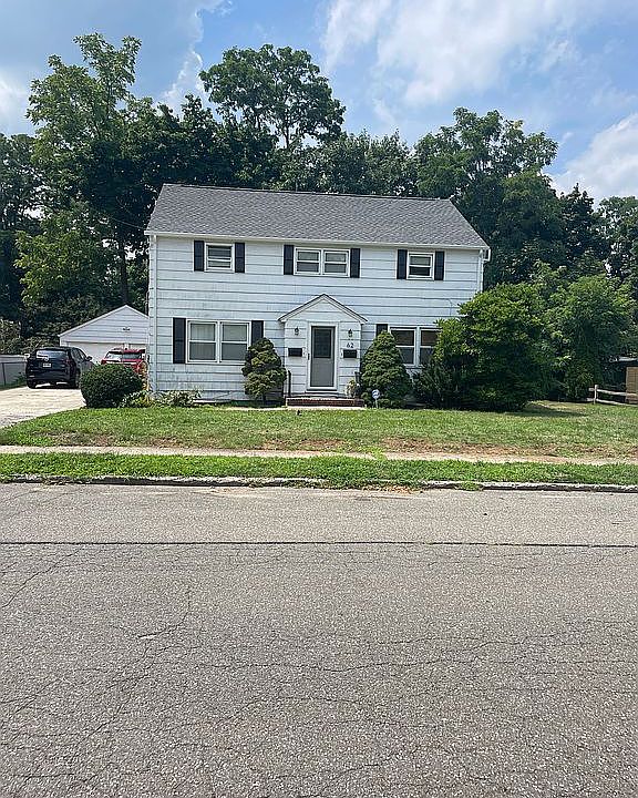 1st image of 62 Hillview Ave