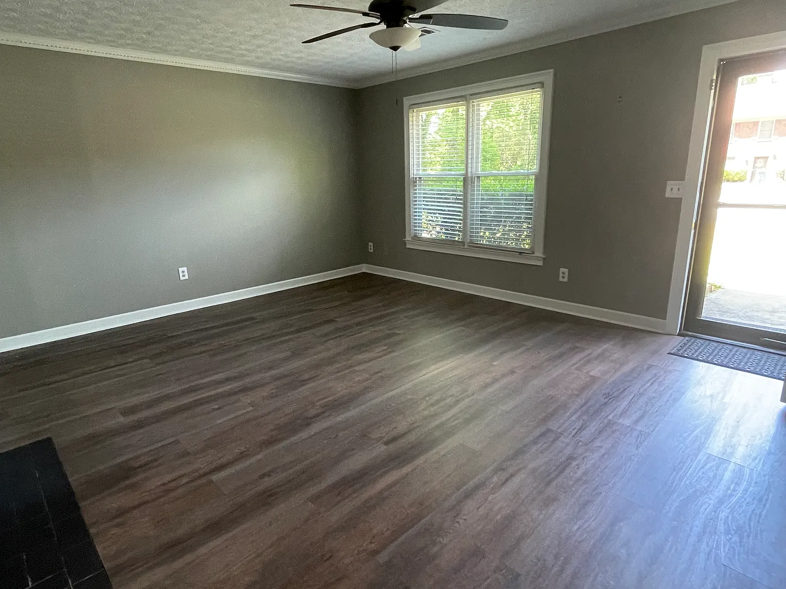 6146 Winfield Ct — Photo 2