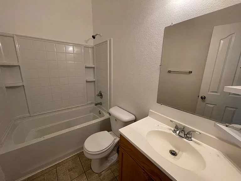 905 Remington Ranch Rd — Photo 10