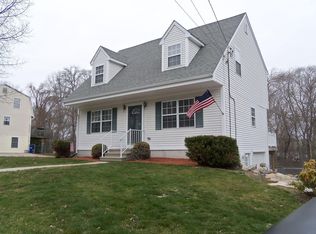 18 Maybrey Dr, Westerly, RI 02891