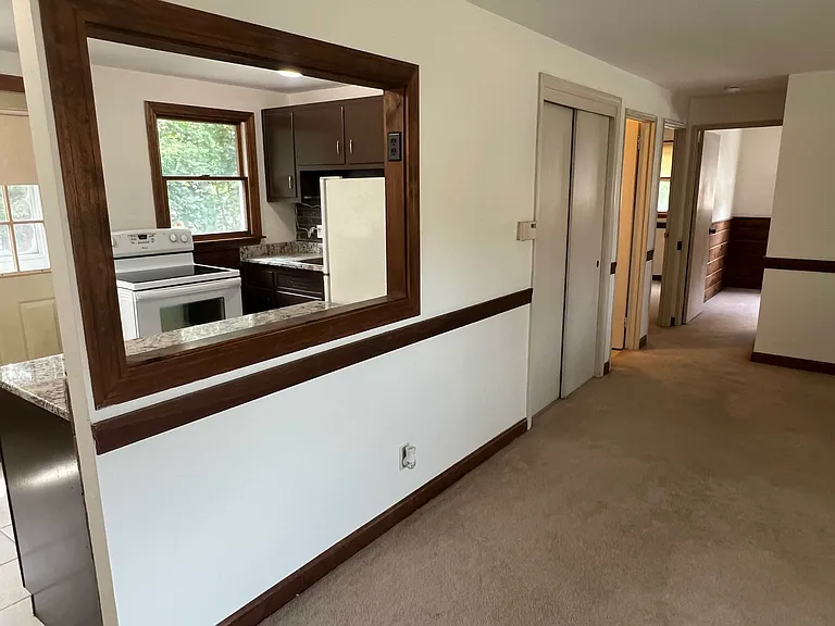 12 Saran Ave — Photo 8